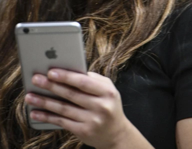 Χανιά: Το κινητό τηλέφωνο την έσωσε από βιασμό – Στη φυλακή ο δράστης μετά τις εικόνες που προκάλεσαν σάλο